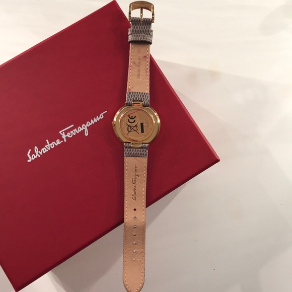 Authentic Salvatore Ferragamo Women’s Watch - Picture 5 of 8